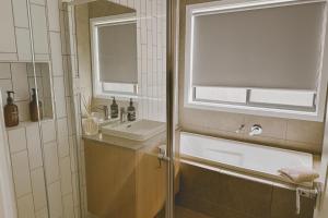 Beautiful Modern Home in a Great Location