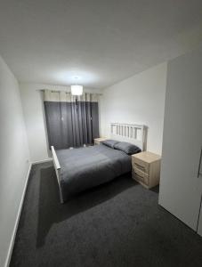 Spacious 5 bedroom house near Wood Green station, London