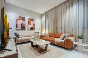 Almajdiah Malqa 3BR Modern Apt 65TV P Parking