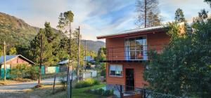 Casa entera con balcón y patio propio "altos del Rio Azul"