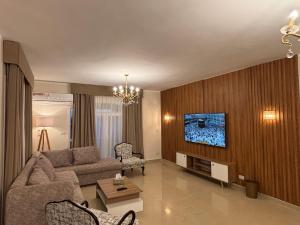 Luxury Inn 3BR Amazing view in Madinaty B2