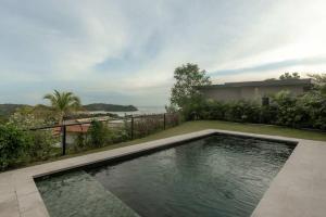 Hillside Oceanview Home with Pool in Venao