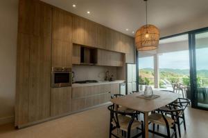 Hillside Oceanview Home with Pool in Venao