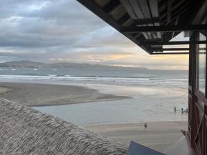 Costa Catalina - Beachfront Escape