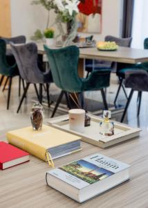 Magnificent 3BR w Balcony by the Parliament