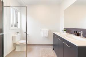 Modern Lucas Comfort Quiet, Beautiful & Spacious