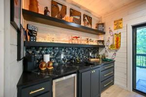 Luxury Mountain Cabin with Hot Tub & Game Room