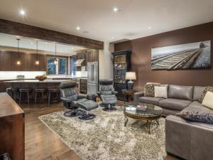 Central Location, Hot Tub & Suncadia Pool Access