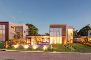 Luxury 4 Suites 5 minutos Praia do Forte