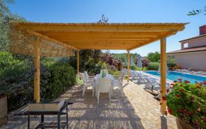 Apartment Basanija 3402f