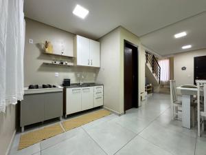 Casa Familiar - Próximo ao Aeroporto - WI-FI - Garagem Privativa GEM17