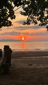 Pakmeng Beach Resort