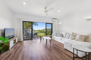 2-Bed Escape with Pool and BBQ Access