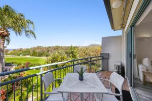 2-Bed Escape with Pool and BBQ Access
