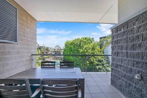 Bulimba Solace - Poolside Living by Brisbane River