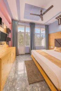 Ruk bae cafe restro & hotel