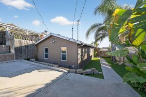 Charming & Convenient - Sleeps 12- Outdoor Kitchen