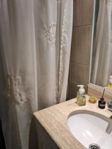 Amplio Departamento Las Condes