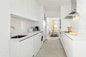 Sea Bliss Your Seaside Retreat in Alporchinhos