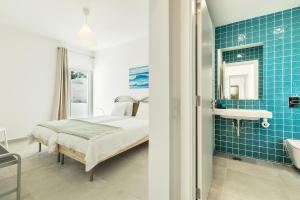 Sea Bliss Your Seaside Retreat in Alporchinhos