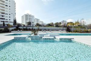 Relaxing Pool Stay in Albufeira Private Terrace