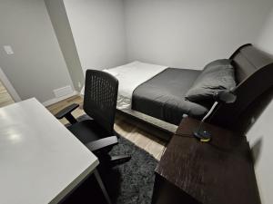 Guest Home Near Regina Airport YQR