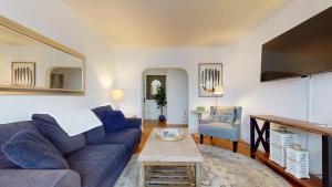 Steps to public transport, Boston Coll, Roof Deck