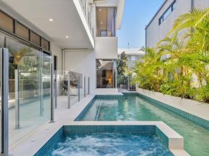 Cylinders Luxe Getaway