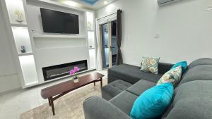 Apartment in Kingston at Sunnyshade