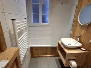 Appartement central avec grande terrasse Sud pour 4 personnes - FR-1-836-61