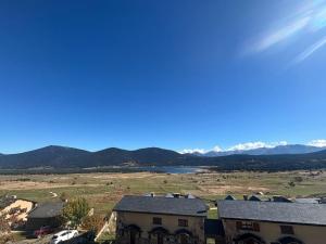 Appartement T3 aux Angles avec balcon et vue lac - FR-1-593-143