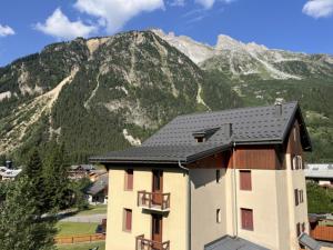 Appartement cosy pour 4 pers. avec balcon, proche centre et téléphérique - FR-1-464-261