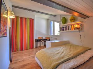 Appartement lumineux 2 pièces avec balcon et parking - FR-1-524-146