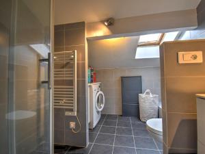 Appartement lumineux 2 pièces avec balcon et parking - FR-1-524-146