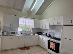 Spacious Home 5 Min from Crane Beach Resort