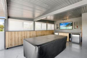 Trade Winds Unit 5, 52 Edmund St, Kings Beach