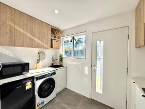 Studio in Belmont | Easy to City & Airport