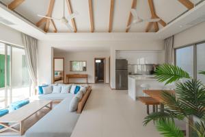 Tropical Holiday Villa Retreat near Bangtao Beach