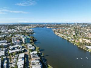 Stylish Family Retreat in Varsity by Housemark Escapes