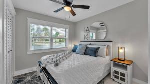 Lake, Pool, HotTub, Game Room, 8 Beds, Sleeps 17