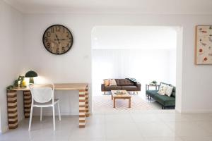 Le Palmier - coastal charm minutes from the beach