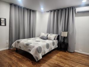 Modern Luxury 2-Bedroom Executive Residence Near MetLife & NYC