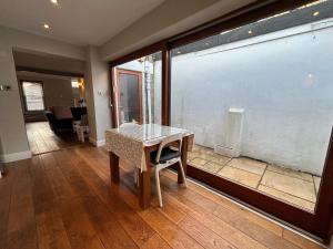 Contemporary 2BDR City Retreat