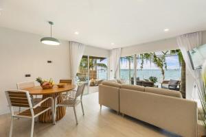 Little Me Beachfront Villa