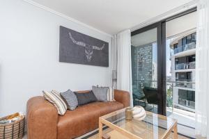 Ellipse Manscave Modern Luxury Apartment