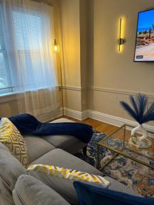 The Cozy Luxe Retreat, Central West End