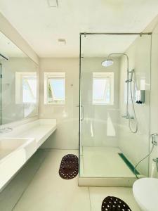 LIV - Unawatuna Beachfront Studio