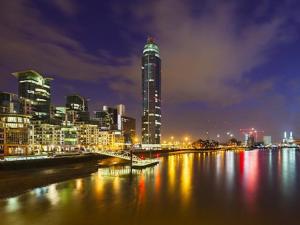 Luxury Riverside Apartment in the Central London New Year fireworks