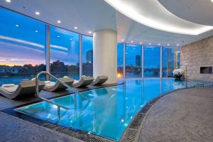 Luxury Riverside Apartment in the Central London New Year fireworks