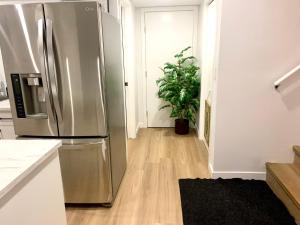 Royal Oak - 2 bedroom suite plus in-suite kitchen and laundry